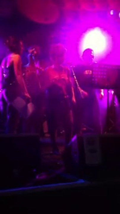 "Up Side Down" par le Verticales' Brass Band (2012)