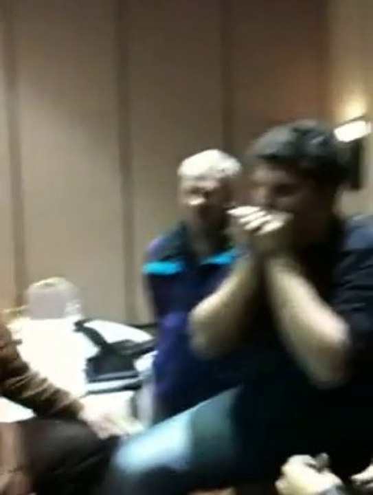 Harmonica et Beat box : une impro de malade. Ces gars sont des bons!