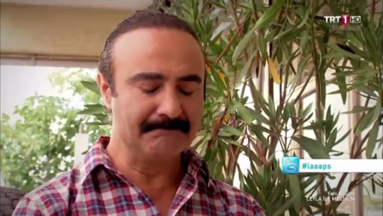Leyla ile Mecnun - Erdal bakkal mahallelinin lastikçide kahvaltı yapmasına çok içerliyor