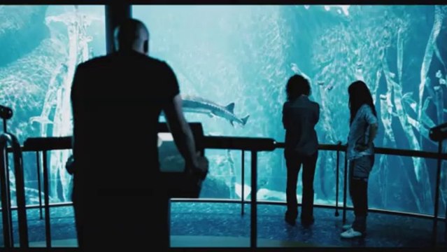 VIC + FLO ONT VU UN OURS - Bande-annonce VF