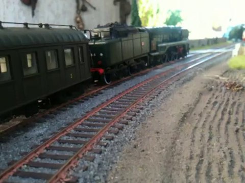 Picasso LS Models croisant la 232U1 Jouef