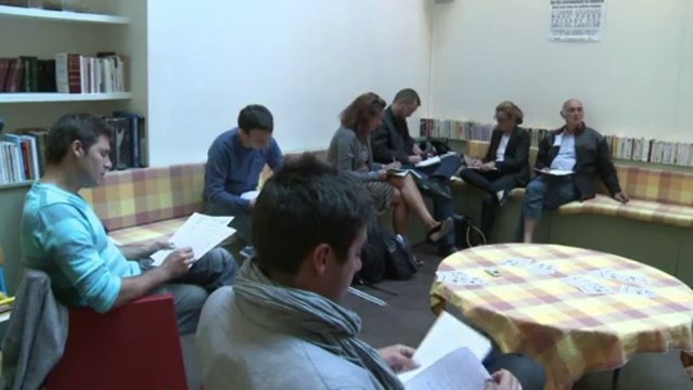 Families of French hostages in Niger plan march