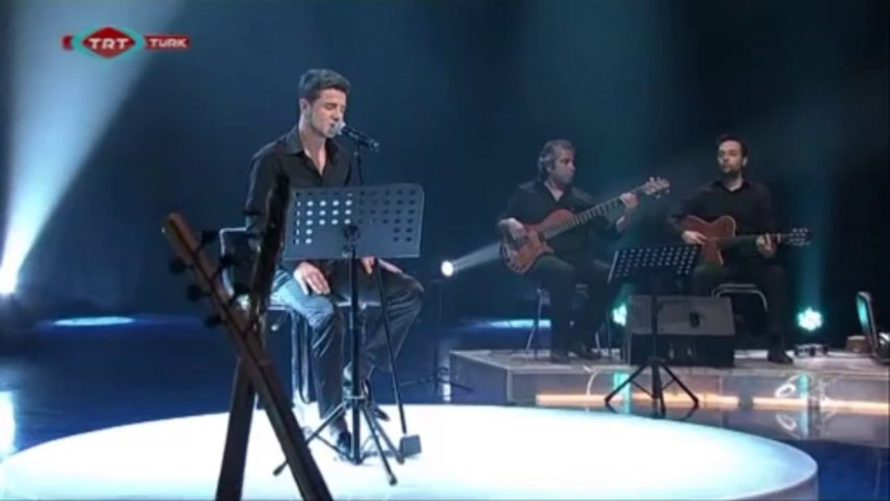 03 özgür can çoban evlerinin önü büyük bir orman 15.06.2013 o türküler