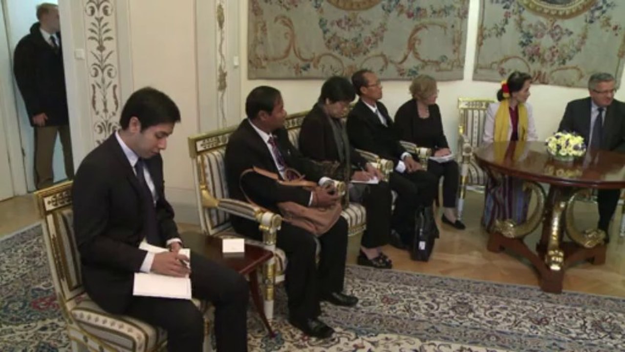 Suu Kyi says unable to stop anti-Muslim violence