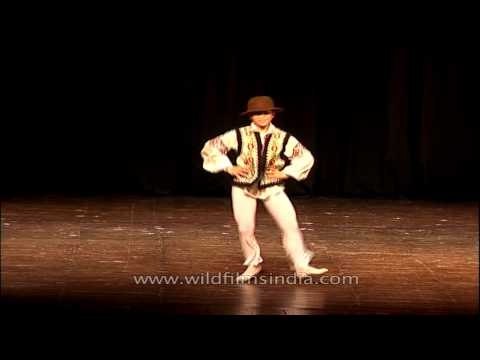 An amazing dance performance by little Armenian dancers