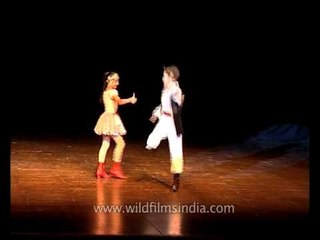 Little kids performing on the tunes of Armenia