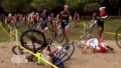 Download Video: Top Five de grosse chutes en vélo! Du fail! Du fail!!!!