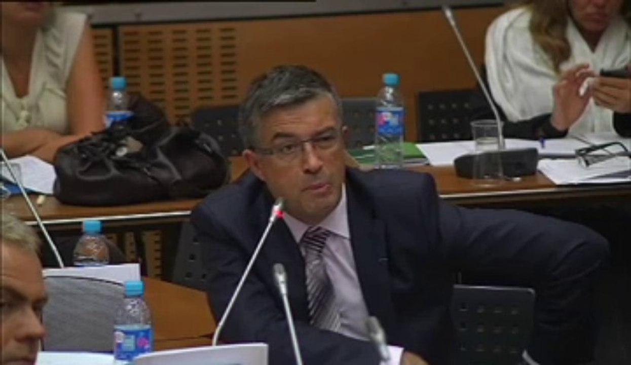 11 septembre 2013, Bertrand Pancher auditionne Mme Tubiana lors du débat sur la transition écologique : la montagne accouche d'une souris