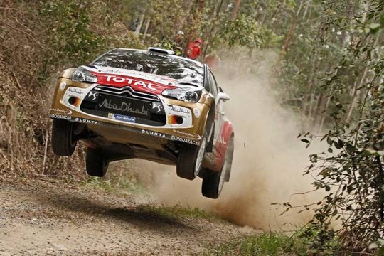 Mikko Hirvonen et Kris Meeke en formation serrée au Rallye d'Australie - Citroën WRC 2013