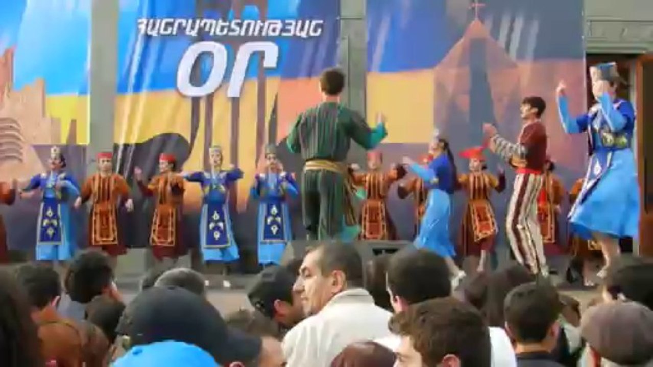 danse  Armenienne a Erevan