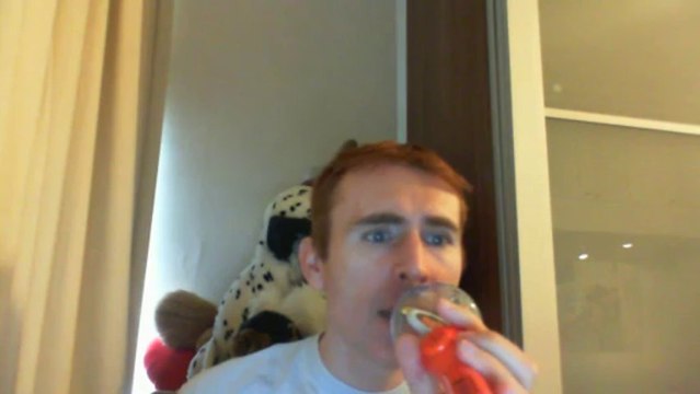 Wiwi égratigne la sorcière et l'inquisiteur de Rita Mitsouko