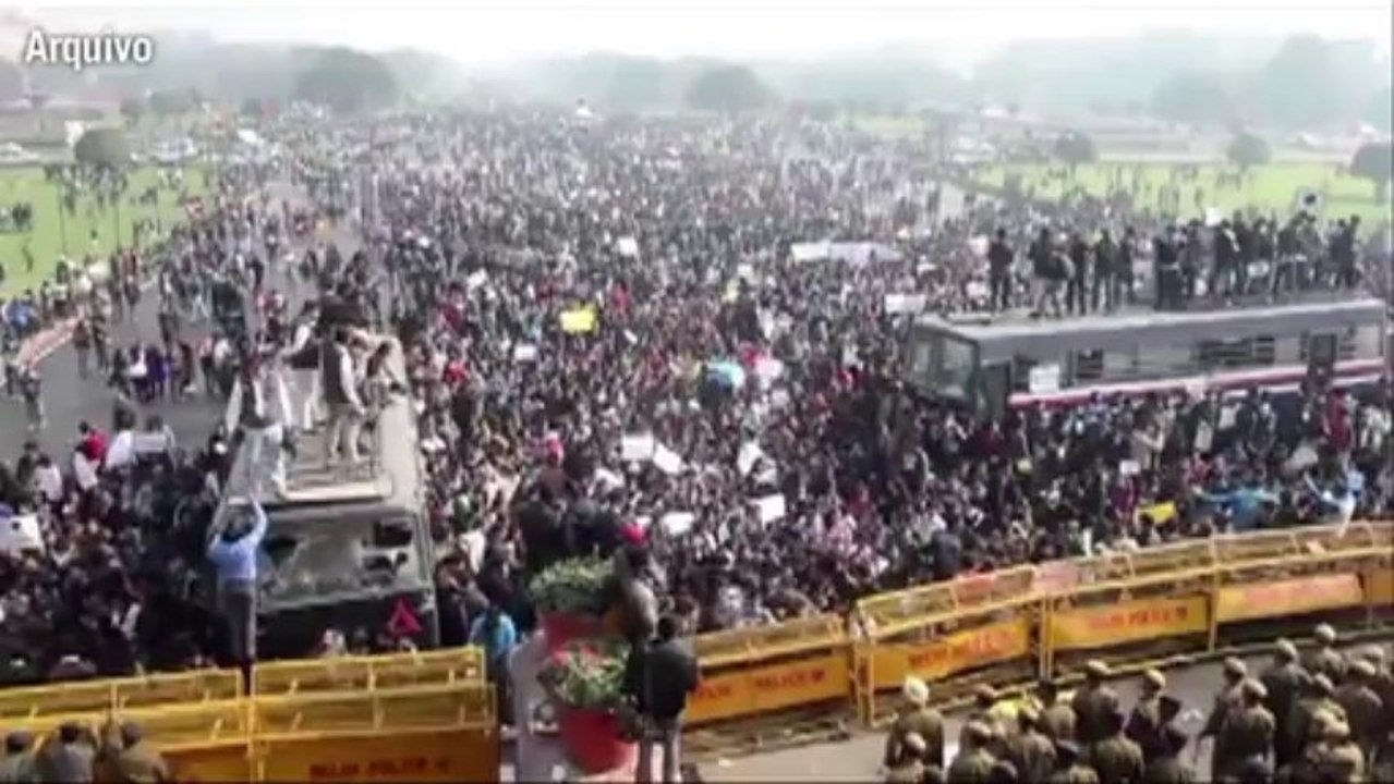 Acusados de estupro coletivo condenados à morte na Índia