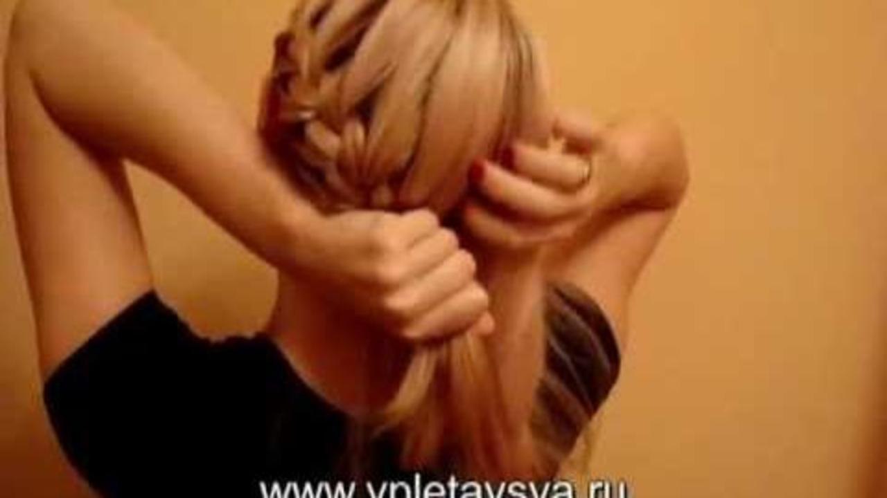 Плетение французской косы по диагонали на себе 2