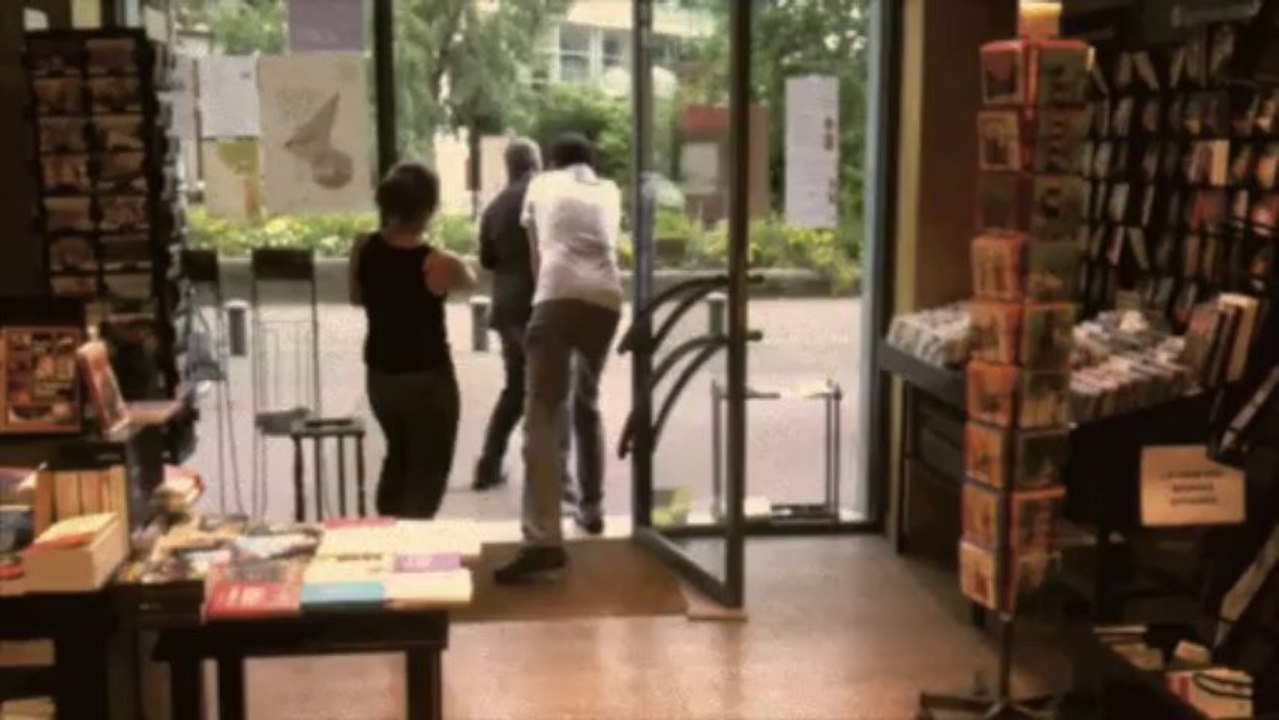 Rencontres d'auteurs en librairie.