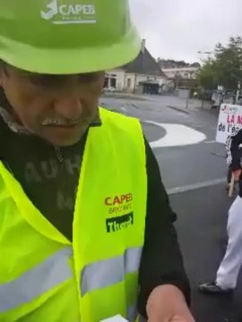 600 artisans du bâtiment manifestent à Saint-Lô