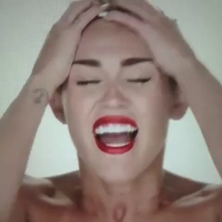 The Great Gatsby against Miley Cyrus!!! Wrecking Ball Hilarious Parody!!