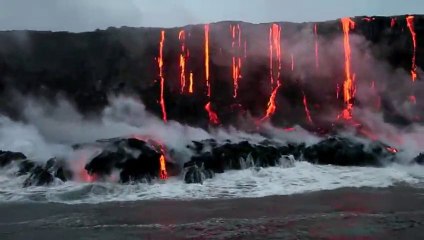 Download Video: Lava falls - Mt. Kilauea Volcano in Hawaï.