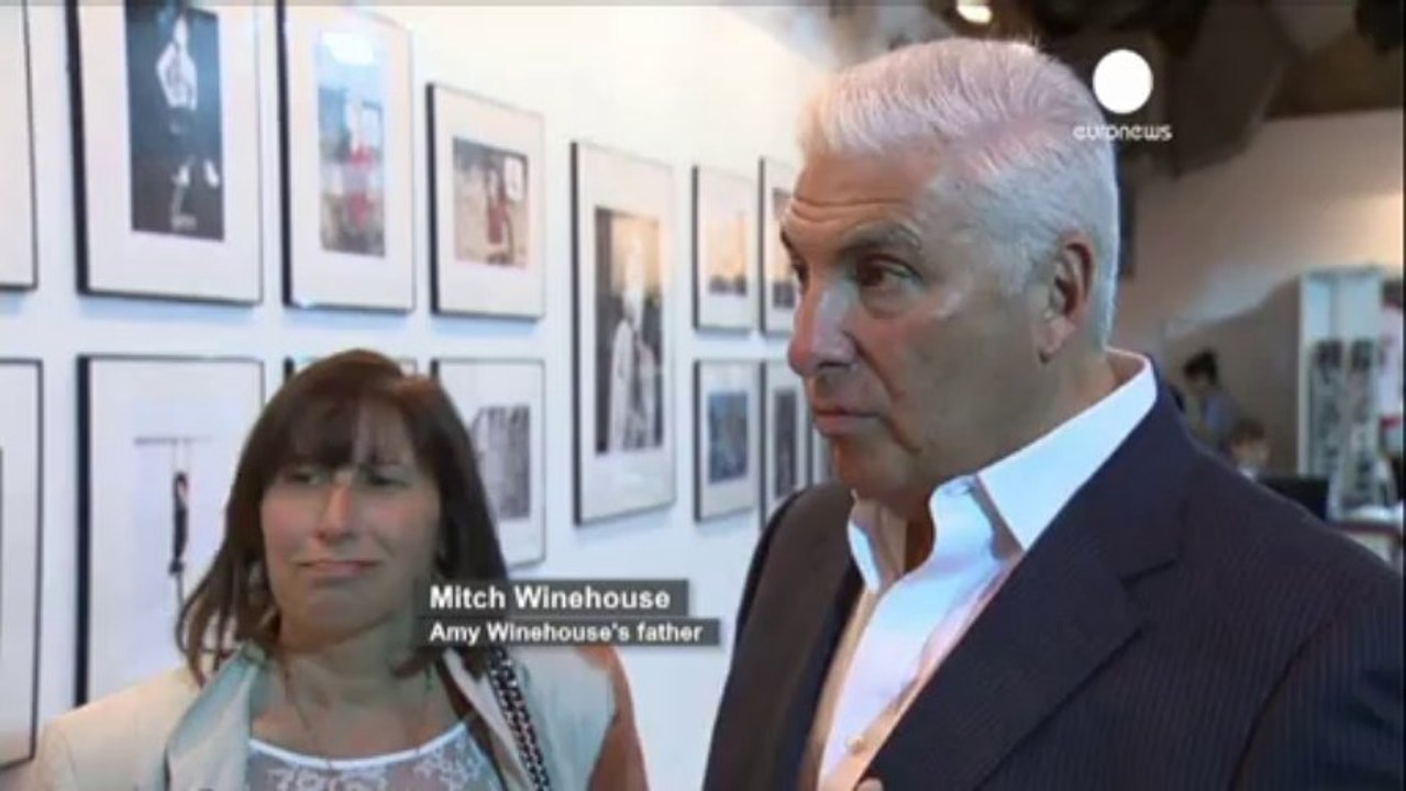 Amy Winehouse back to black and white in Camden photo show