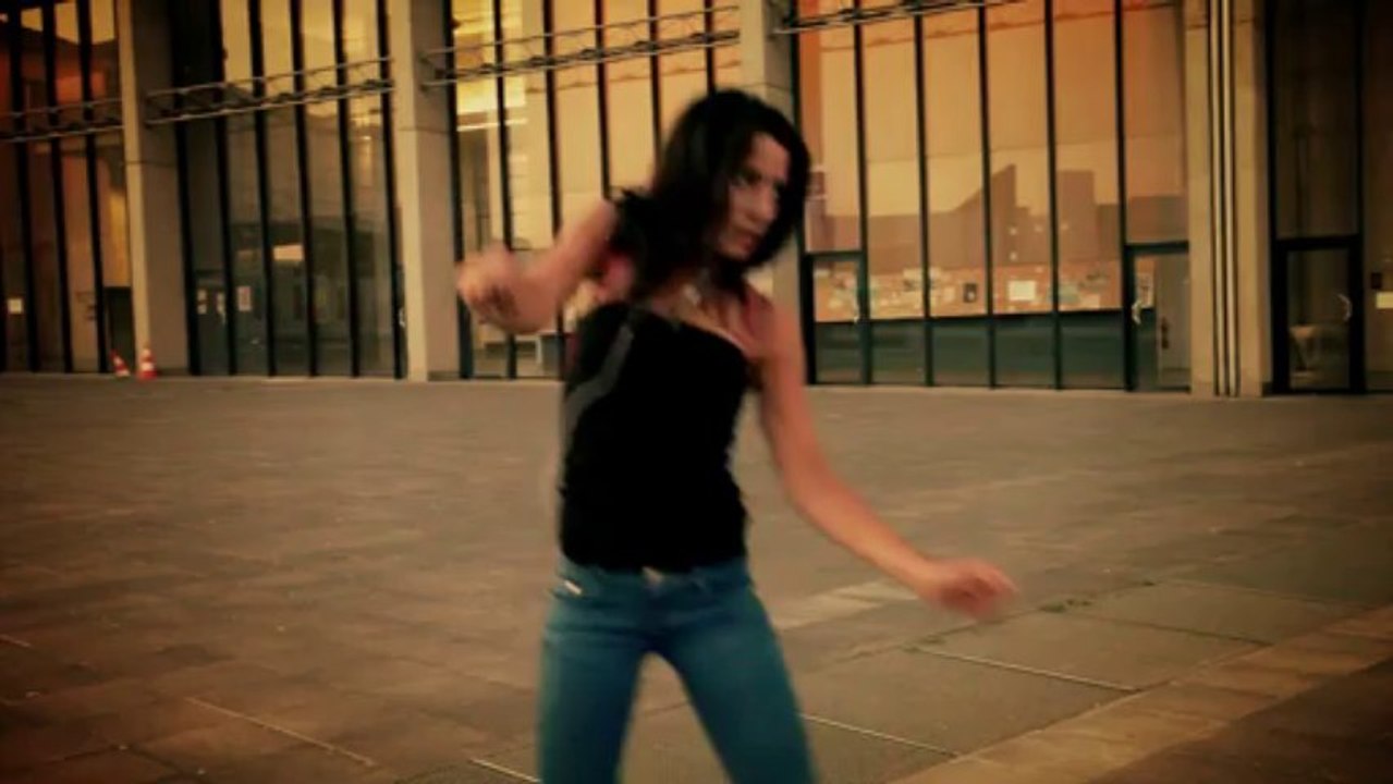 Maeva - Dance Hall Dancer