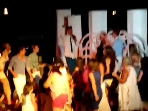 Les Clubs Marmara - VIDEO - mueve la colita ( la colita) Team Golden Coast