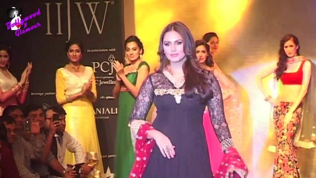 Huma Qureshi show stopper at Auro Gold Jewellery at the 4th edition of IIJW- Mumbai