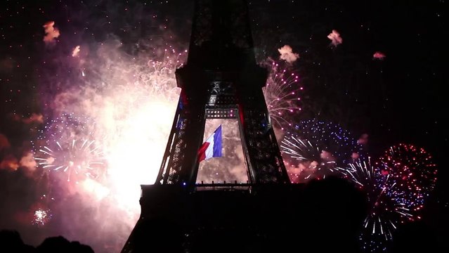 Feu d'artifice du 14 juillet 2013 @ Tour Eiffel HD