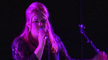 Adele  rolling in the deep