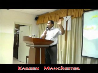 ضحكه هستريه بين القس حبيب القس ملاك  بكنيسه جماعات الله الاردنيه بالمصدار