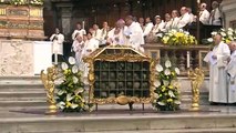 Napoli - La messa del cardinale Sepe (13.09.13)