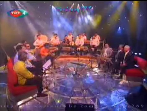 BERGÜZAR KORO-Bir Mendil Aldım Dereden