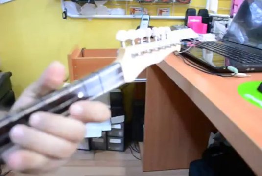 gitar burgulu ekolayzerli dut bağlama