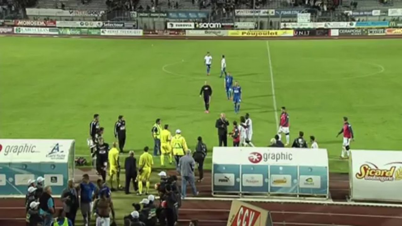 Chamois Niortais (NIORT) - Clermont Foot (CF63) Le résumé du match (6ème journée) - 2013/2014