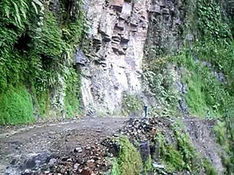 Passage sous la Chute