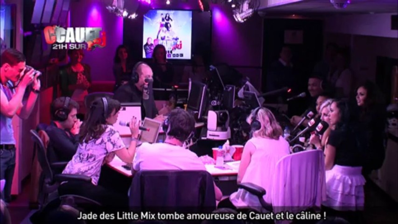 Jade des Little Mix tombe amoureuse de Cauet et le câline ! - C'Cauet sur NRJ