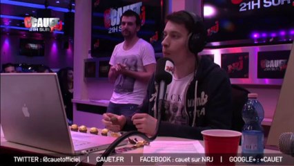 Cauet déballe et mange 5 Ferrero Rocher en 1min et égalise le record ! - C'Cauet sur NRJ