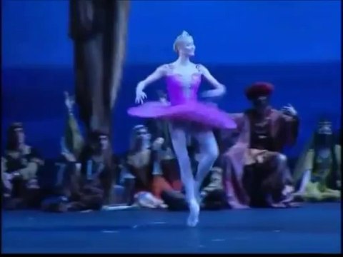 Anais bailando en Boston