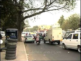 Heavy traffic on the roads of Delhi