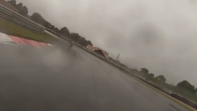 Journée Open du 16 09 13 Nico Vigeant 1ère session sur carénage avant 600 cbr rr