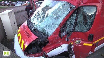 Collision entre un bus scolaire et un fourgon de pompiers à Strasbourg