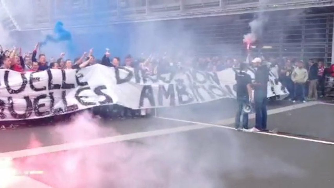 Villeneuve-d'Ascq : manifestation de supporters du LOSC mécontents du mercato lillois