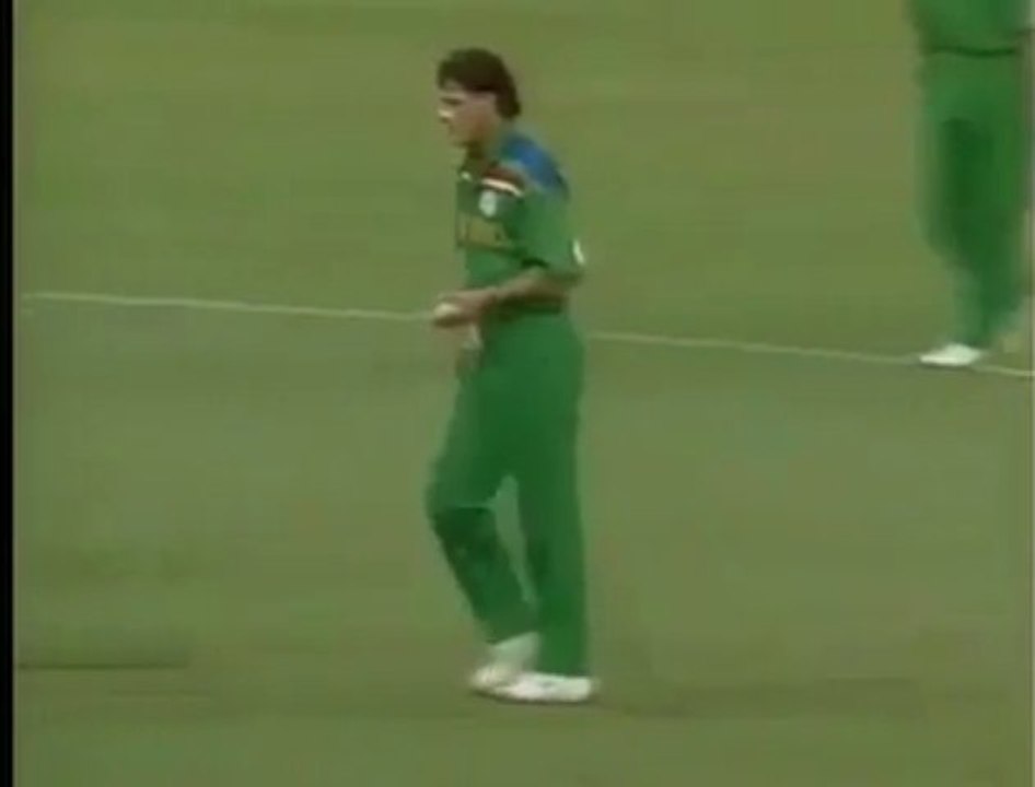 Best Run out by jonty rhodes