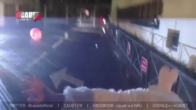 Justin déguisé en lapin se fait défoncer au paintball - C'Cauet sur NRJ