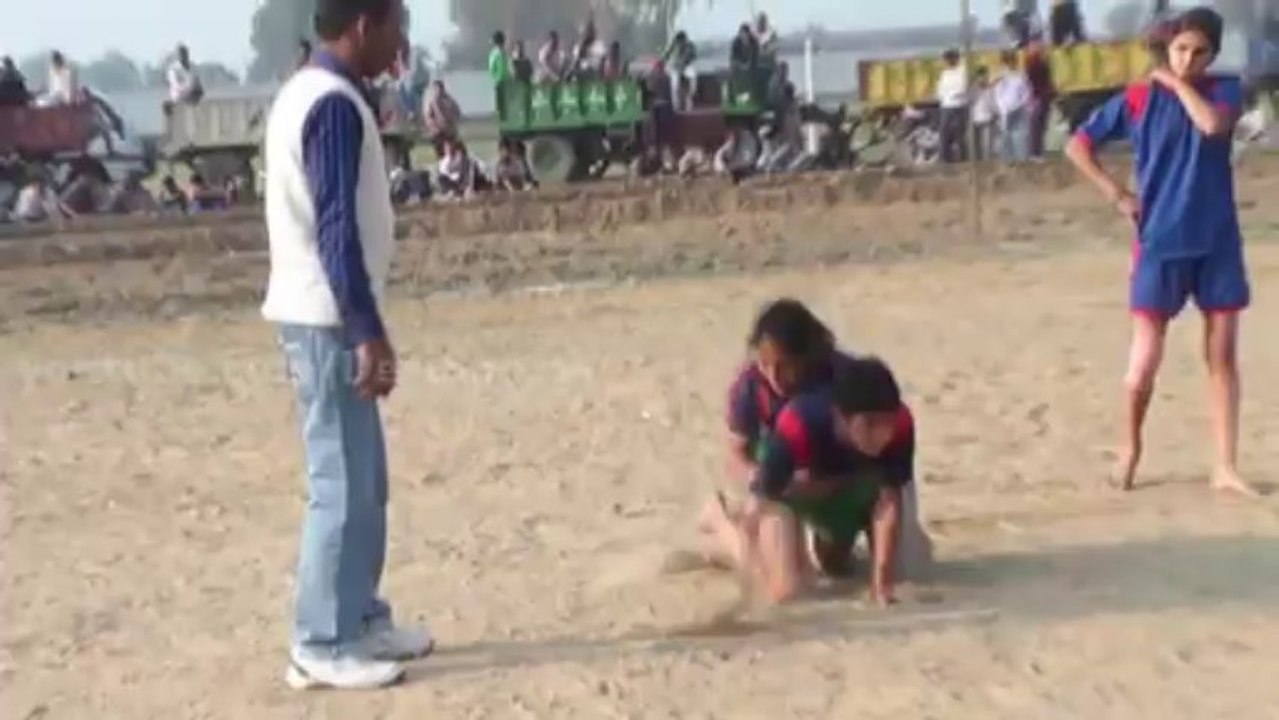 Catcher Best Catch 03 - FreeStyle Girls Kabaddi Tournament 2013 Match 10