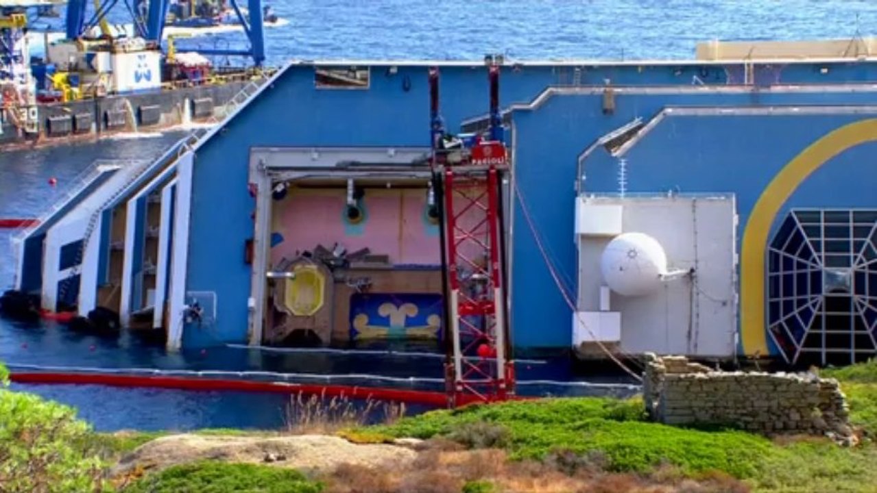 Redressement du Costa Concordia : les premières images