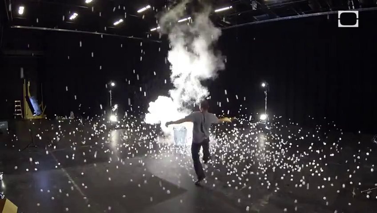 Faire exploser de l'azote liquide et des balles de ping pong en Slow Motion!!