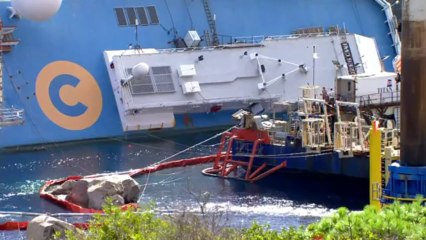 Italy shipwreck hoisted upright in record salvage