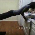 Epic Fail: Push ups on the oven door handle!!