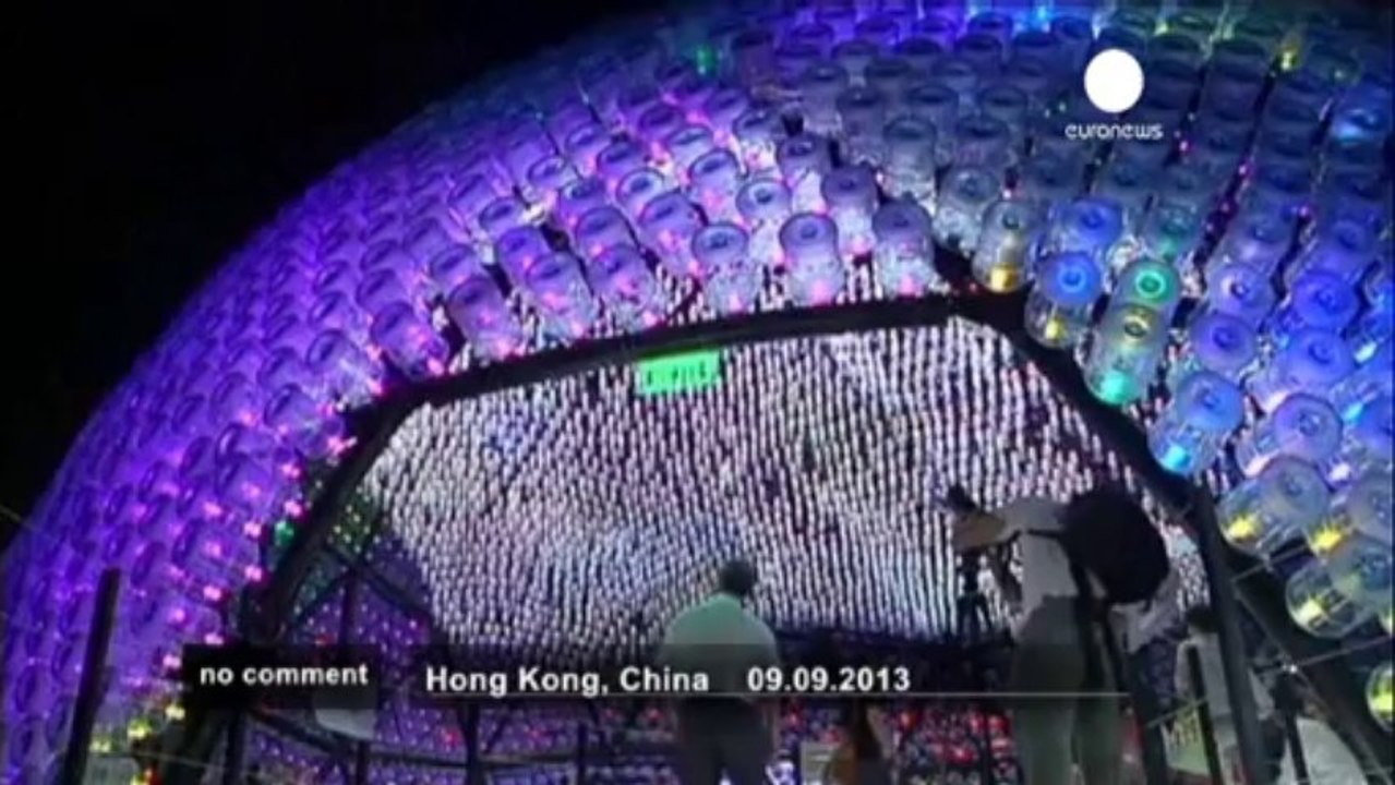 Hong Kong inaugure sa lanterne géante - no comment