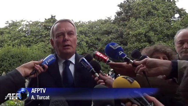 Pour Ayrault, la fille Le Pen veut le pouvoir