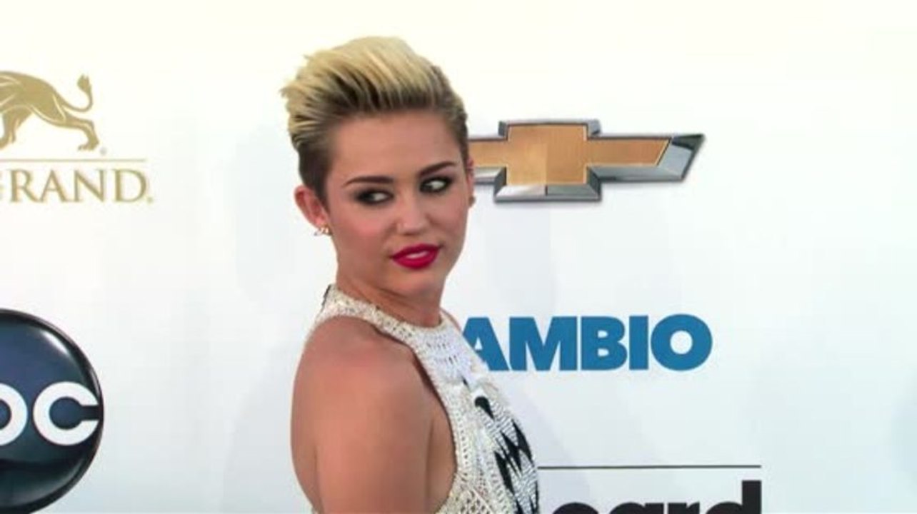 Miley Cyrus folgt ihrem Verlobten Liam Hemsworth nicht mehr auf Twitter